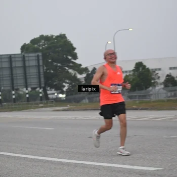 Runner Photo 7587578
