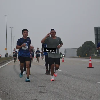 Runner Photo 7587579