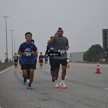 Runner Photo 7587583