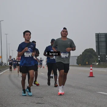 Runner Photo 7587586