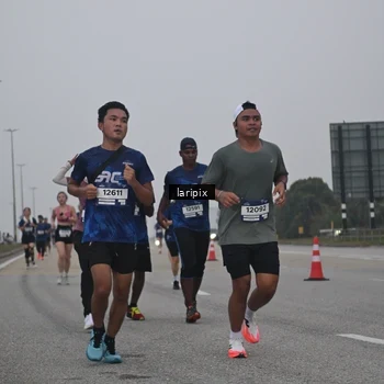 Runner Photo 7587587