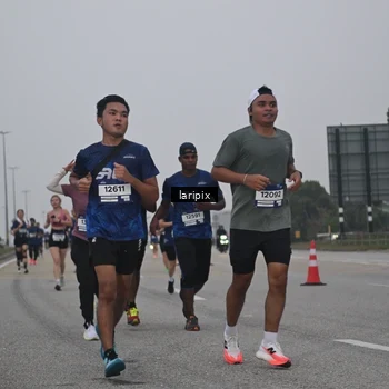 Runner Photo 7587588