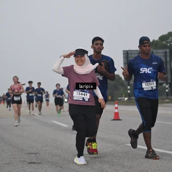 Runner Photo 7587590