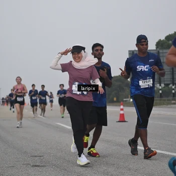 Runner Photo 7587591