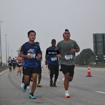Runner Photo 7587592