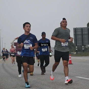 Runner Photo 7587594