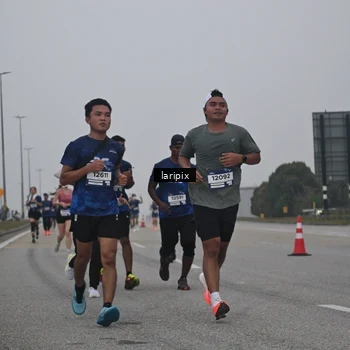 Runner Photo 7587595