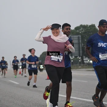 Runner Photo 7587596