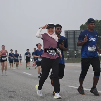 Runner Photo 7587604