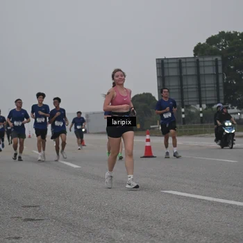Runner Photo 7587605