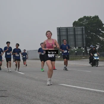 Runner Photo 7587606
