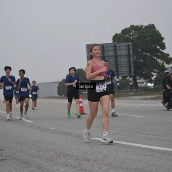 Runner Photo 7587608