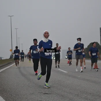 Runner Photo 7587619