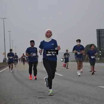 Runner Photo 7587622