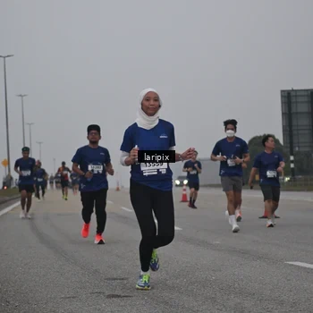 Runner Photo 7587624