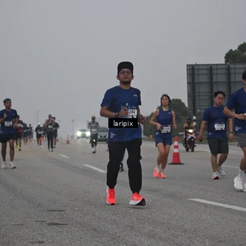 Runner Photo 7587631