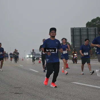 Runner Photo 7587636
