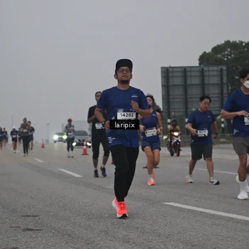 Runner Photo 7587637