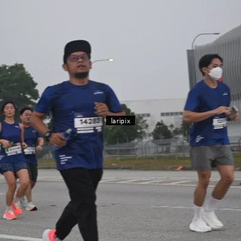 Runner Photo 7587640