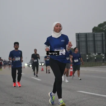 Runner Photo 7587642