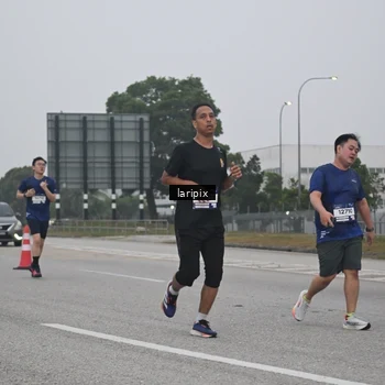 Runner Photo 7587644