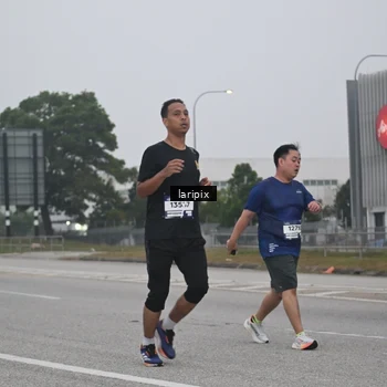 Runner Photo 7587649