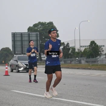 Runner Photo 7587651