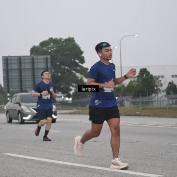 Runner Photo 7587654