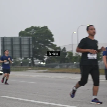 Runner Photo 7587656