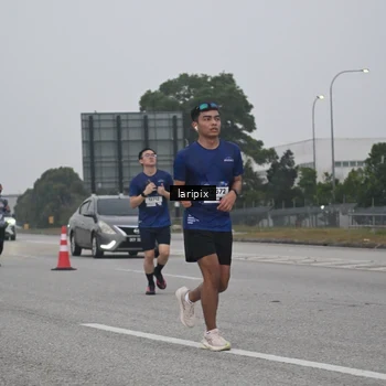 Runner Photo 7587658