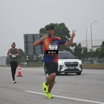 Runner Photo 7587661