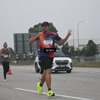 Runner Photo 7587662