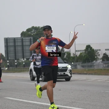 Runner Photo 7587665