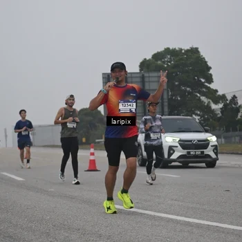 Runner Photo 7587670