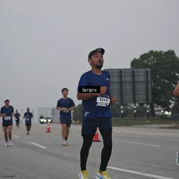 Runner Photo 7587672