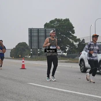 Runner Photo 7587673