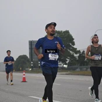 Runner Photo 7587680