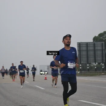 Runner Photo 7587684