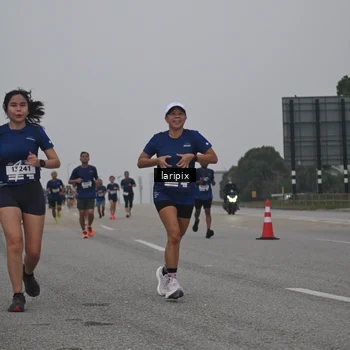 Runner Photo 7587685