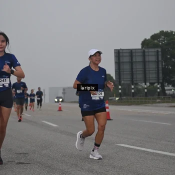 Runner Photo 7587695