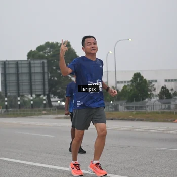 Runner Photo 7587698