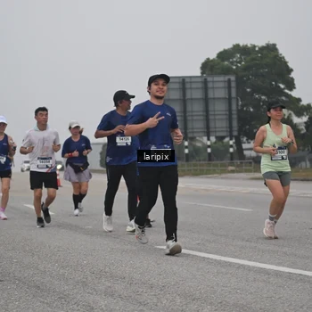 Runner Photo 7587762