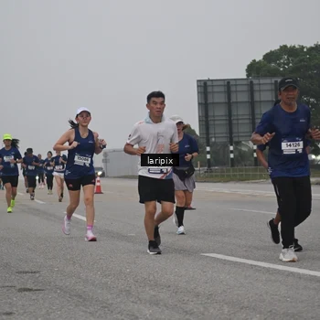 Runner Photo 7587764