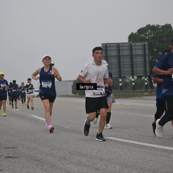 Runner Photo 7587769