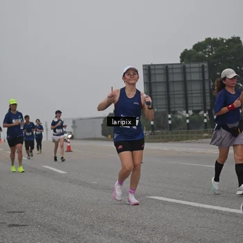 Runner Photo 7587772