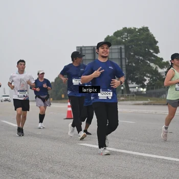 Runner Photo 7587778