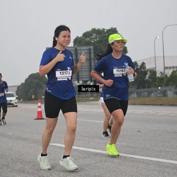 Runner Photo 7587800