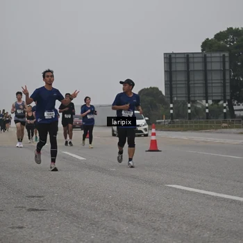 Runner Photo 7587801