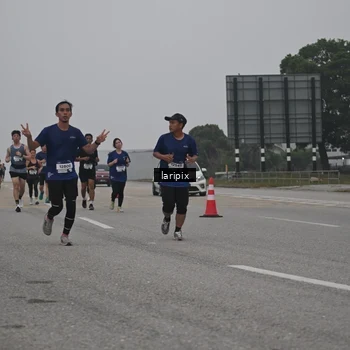 Runner Photo 7587802
