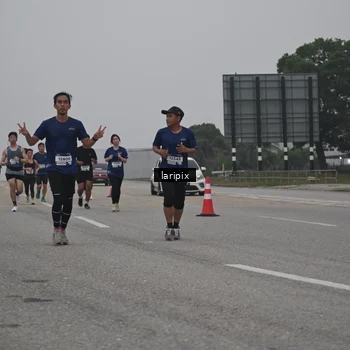 Runner Photo 7587804